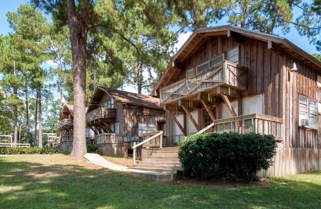Tall Timbers Retreat All 6 Cabins & Dining Lodge