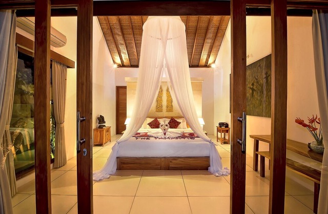 Tamantis 3, 3 Bedroom Villa Near to Finns Beach Club, Berawa