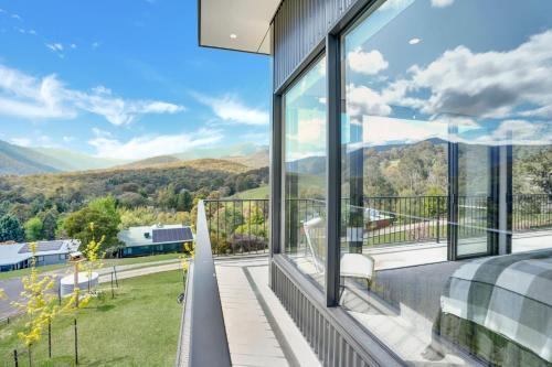 Tanderra 180 - Meaning "Resting Place" - Sleeps 12
