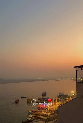 Tandon Lodge On The Ganga Ghat Homestay