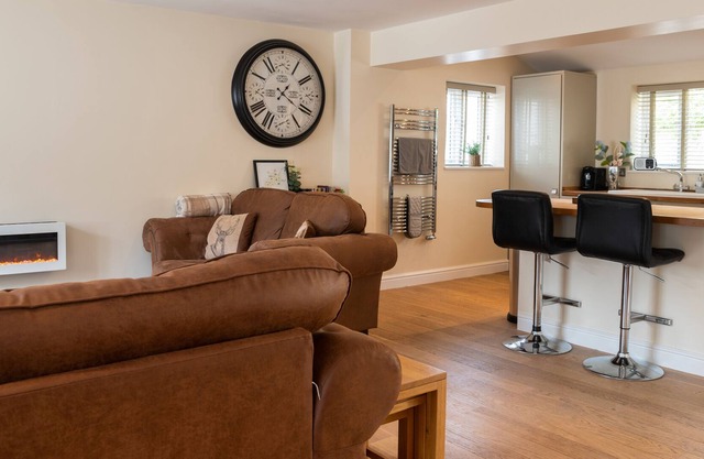 Tannery Corner Stunning Detached Cotswold Cottage