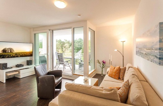 Tasteful Baltic Sea apartment close to the beach with large balcony & whirlpool bath