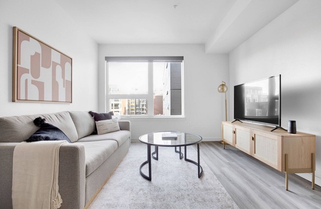 Tasteful Capitol Hill 1BR w/Gym & Roof Deck, near I-5, by Blueground