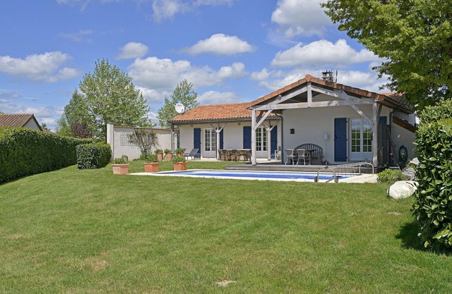 Tasteful villa with Wi-Fi, located in natural surroundings