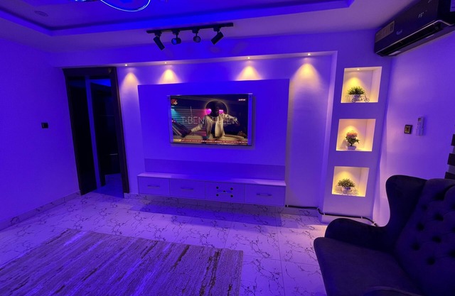 Tastefully designed by a Parisian with Turkish furnitures and orthopaedic beds.