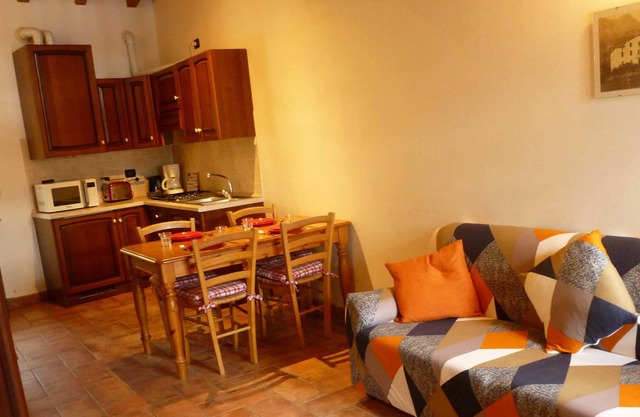 Tastefully furnished apartment in natural stone rustico