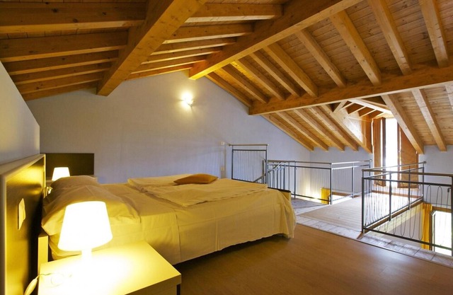 Tastefully furnished apartment in a small residence in a sunny location