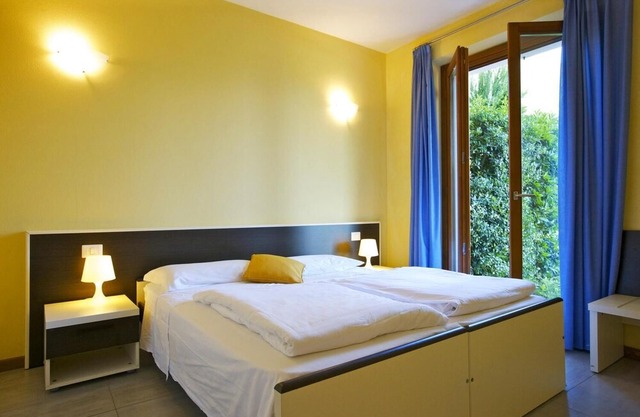 Tastefully furnished apartment in a small residence in a sunny location