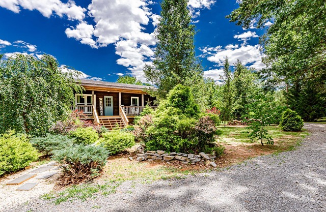 Tatum's Mtn View Retreat- SAUNA-Hiking- Unit A