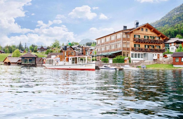 TAUROA Seehotel Grundlsee