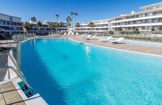 Resort Line Beach 