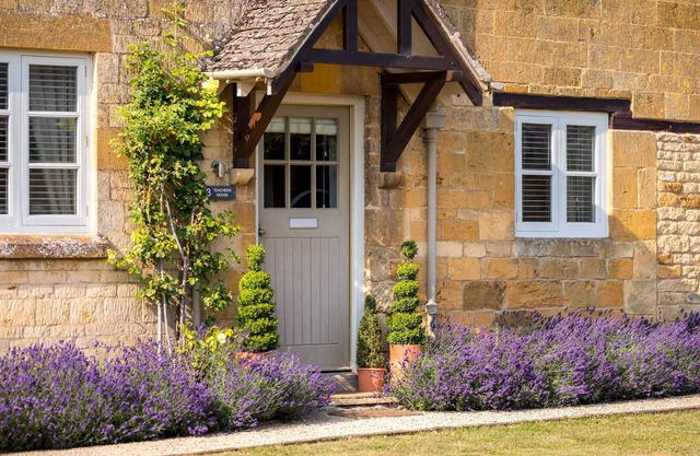 Teachers House Cotswolds Lux Cottage Grd, Daylesford, Stow, Oxford, Soho Farm.