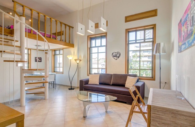Tel Aviv 200 meters from the beach in a beautiful listed building