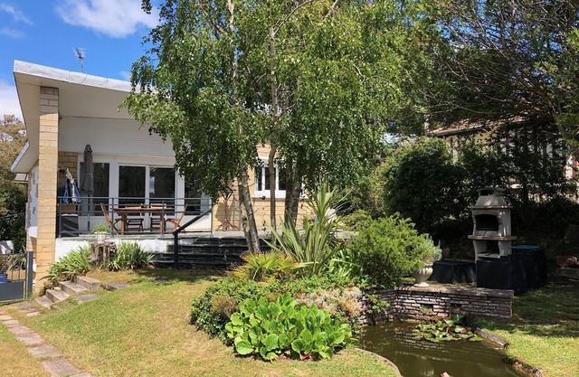"Terrasse" located 200 m from the beach and 500 m from the town center