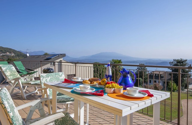 Terrazza Vista Lago, Massino Visconti, Italy