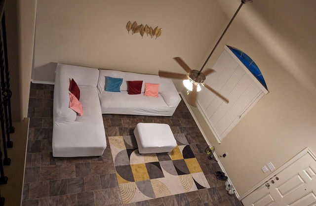 Tesla/Austin Airport Cottage