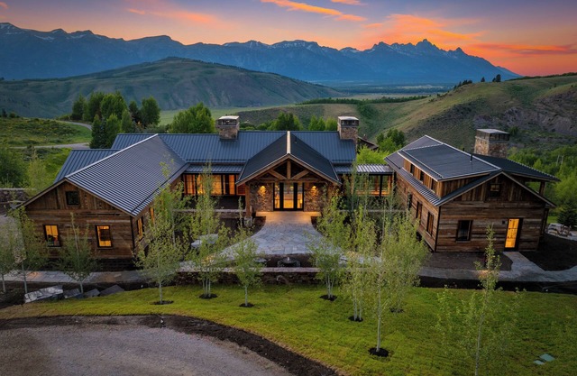 Teton View Retreat Spa Fireplace Club Access