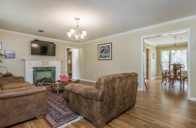 Texas Adventures Await! Sweet 3BR Home Sleeps 8