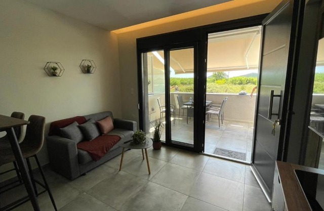 Thalassa Apartment