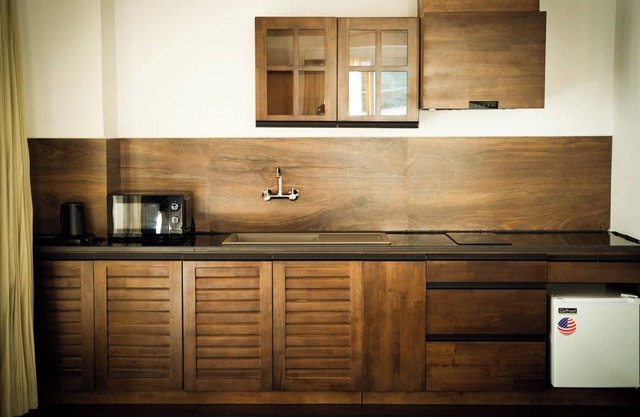 The 33rd Executive Suites
