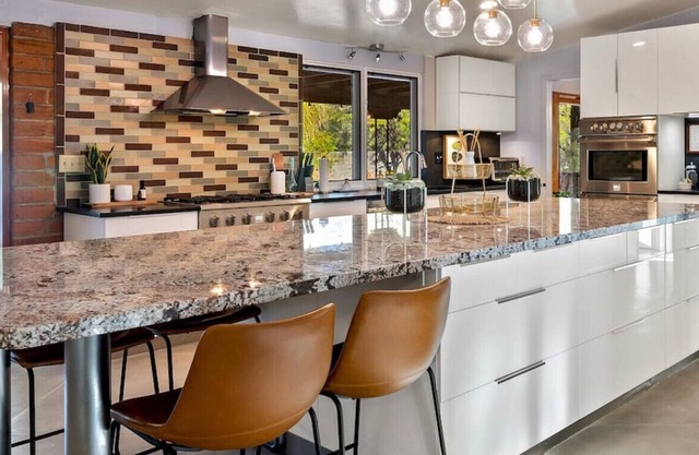 The Alisa: Spacious Foothills Home-Heated Pool/Spa