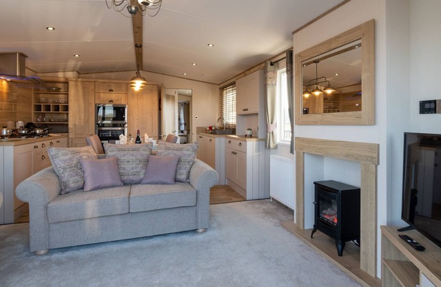 The Ambleside Lodge - sleeps 4 guests in 2 bedrooms