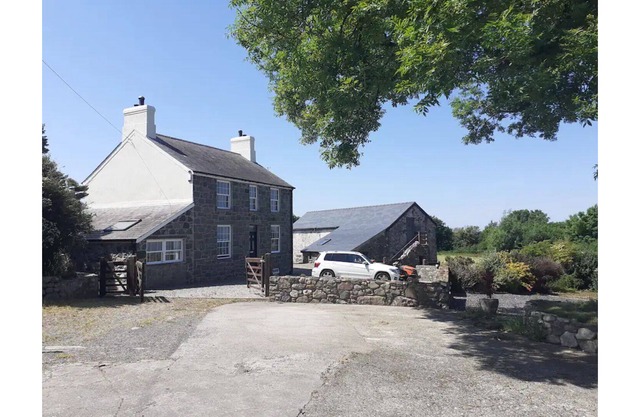 "The Annex" an Idyllic retreat close to Snowdonia, wonderful views and history.