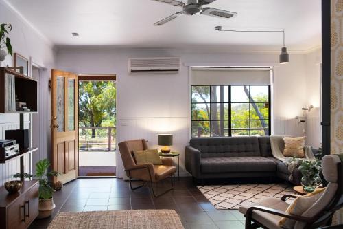 The Bach- dog friendly with lovely bush views