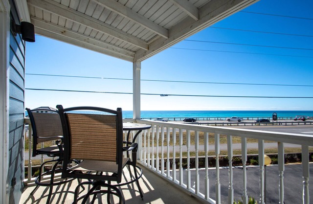 The Best Gulf View in all of Destin for a 1 Bedroom 1 Bath Condo! Sleeps 6!