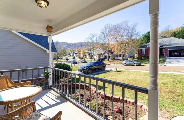 The best of Huntsville: Mountain view & Attraction.