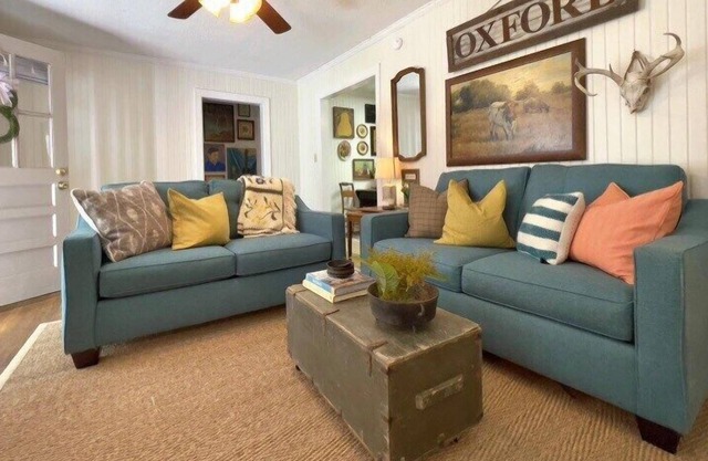 The Betty Jo, vintage HOME walk to Square!