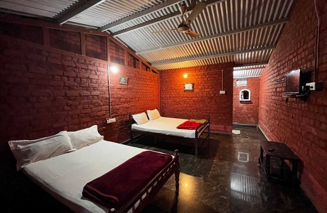 The Big Cat's Den - Maravakandy Resort