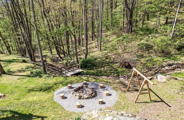 The Big Chill – Hot Tub/Waterfalls/Scenic Views/Fire Pit