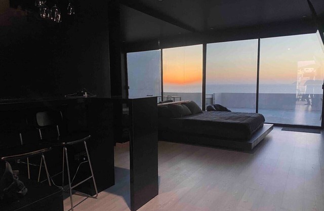 The Blackroom Oceanview