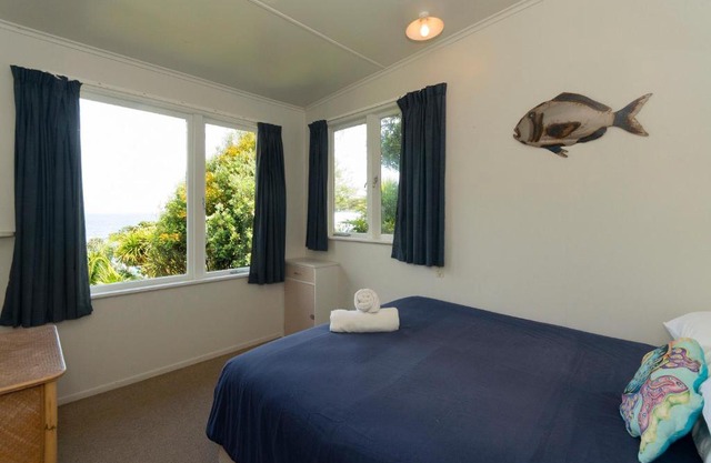 The Blue Bach - Coopers Beach Holiday Home