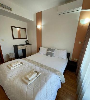 The Bulevard Hotel