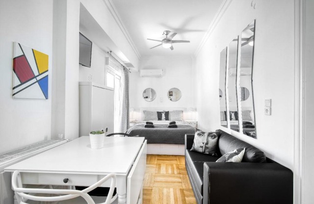 The Cactus Apartment with Large Sunny Balcony