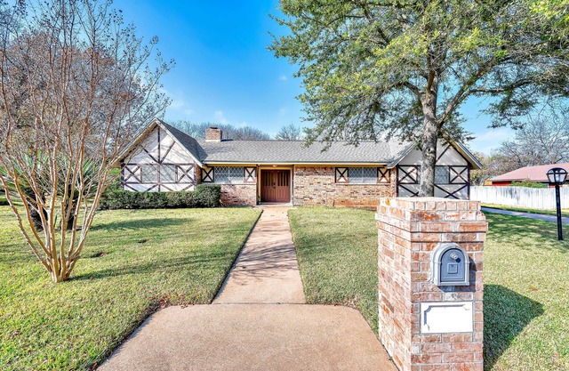 The Cactus Casa Uno - Next to Lake Waco - 15m to Downtown Waco - PET FRIENDLY