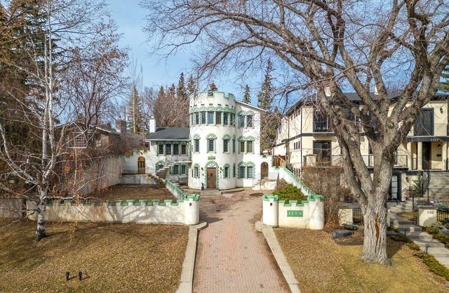 The Calgary Castle - Unique Stay