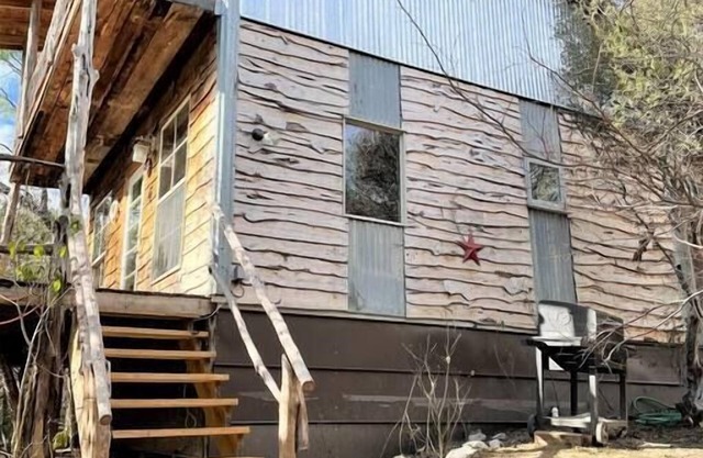 The Cedar House at Hamilton Creek