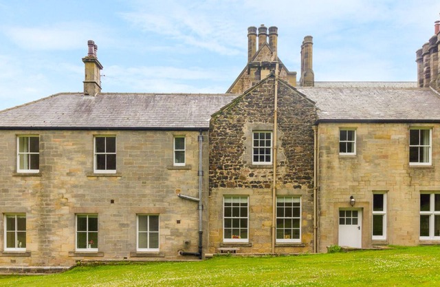 THE COACH HOUSE, family friendly, luxury holiday cottage in Belford