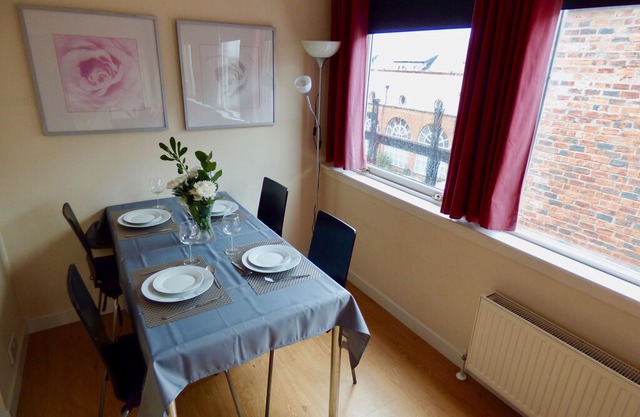 The Comfort Suite - Free wifi & Parking, Walk to city centre & subway