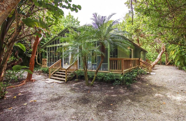 The Cottage 2 Bedroom/2 Bath Cottage