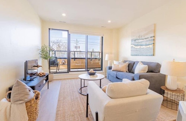 The Cove 201: Luxury Condo on Main St, Near Beach