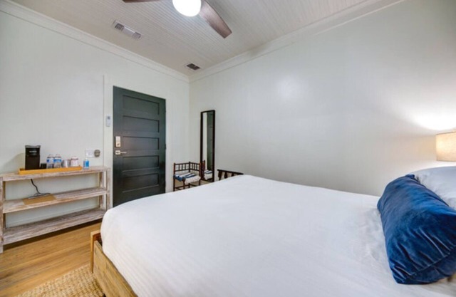 The Cozy Room Four