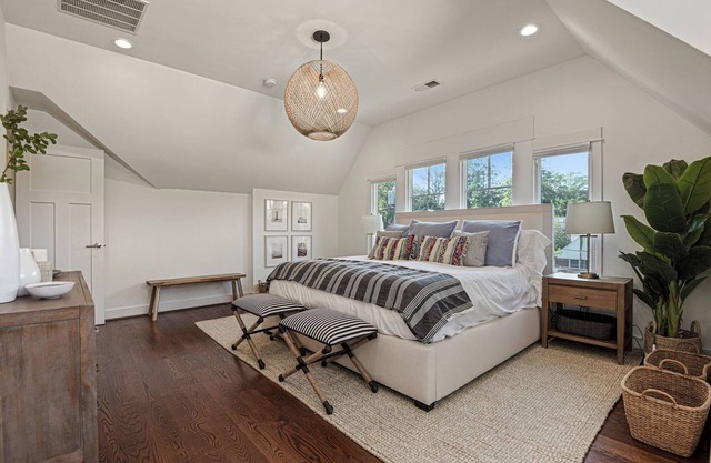 The Crestwood House - Family Friendly Retreat with Private Backyard - DCA