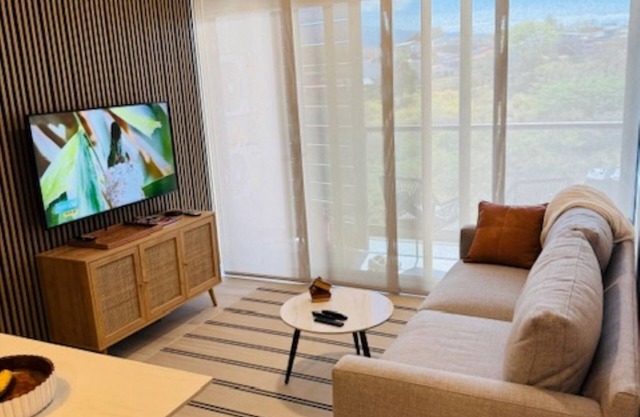 The Dorian-Luxurious Chic 1-Bdr Apt- AC,Gym,Pool,WiFi, Minutes from SJO Airport