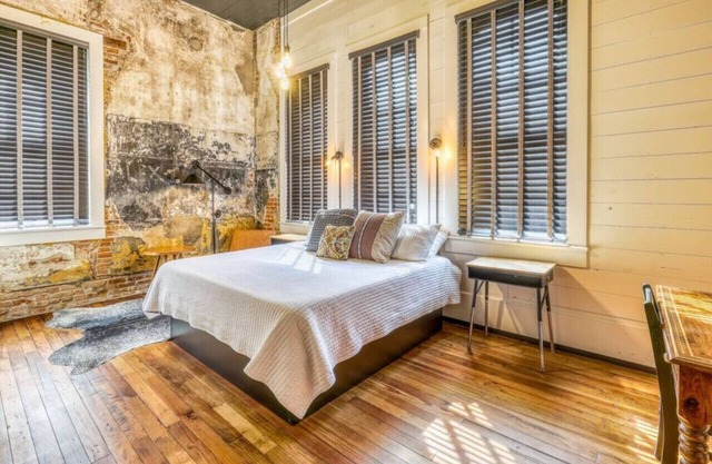 The downtown Brenham Schoolhouse Hotel, Room A