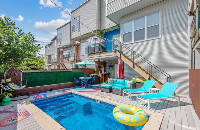 The EaDo Wonderland - Heated Pool!