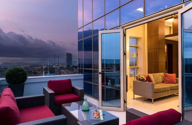 The Envoy Hotel